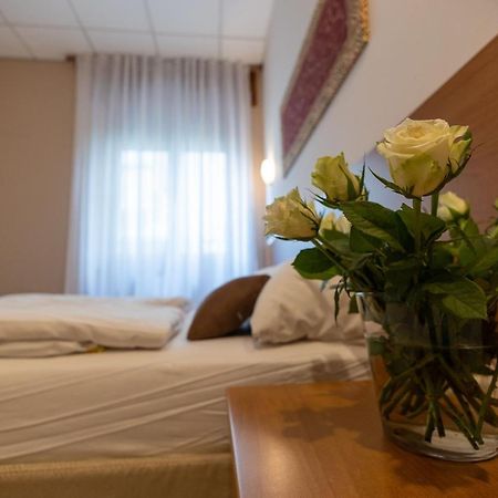 La Mimosa Lazise Hotel Екстериор снимка