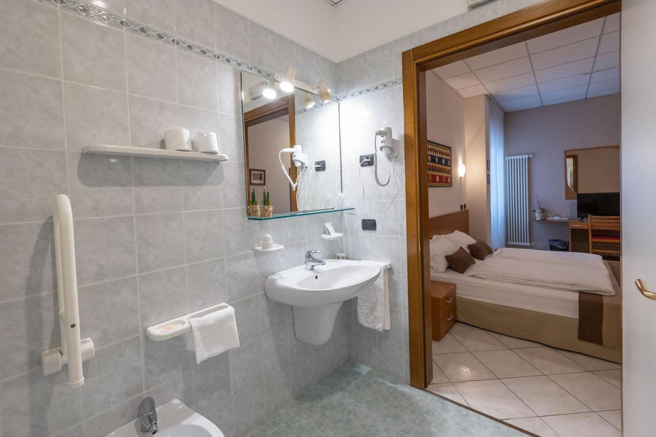 La Mimosa Lazise Hotel Екстериор снимка