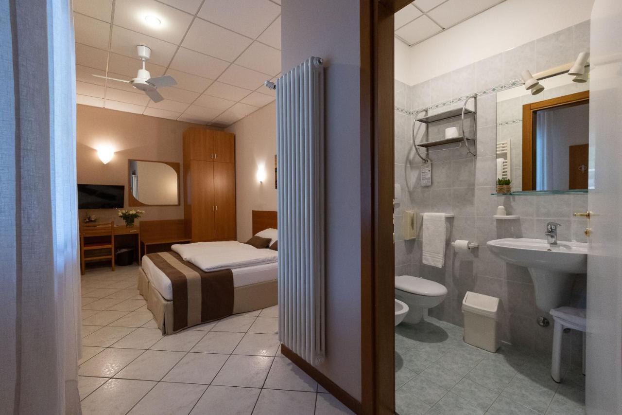La Mimosa Lazise Hotel Екстериор снимка