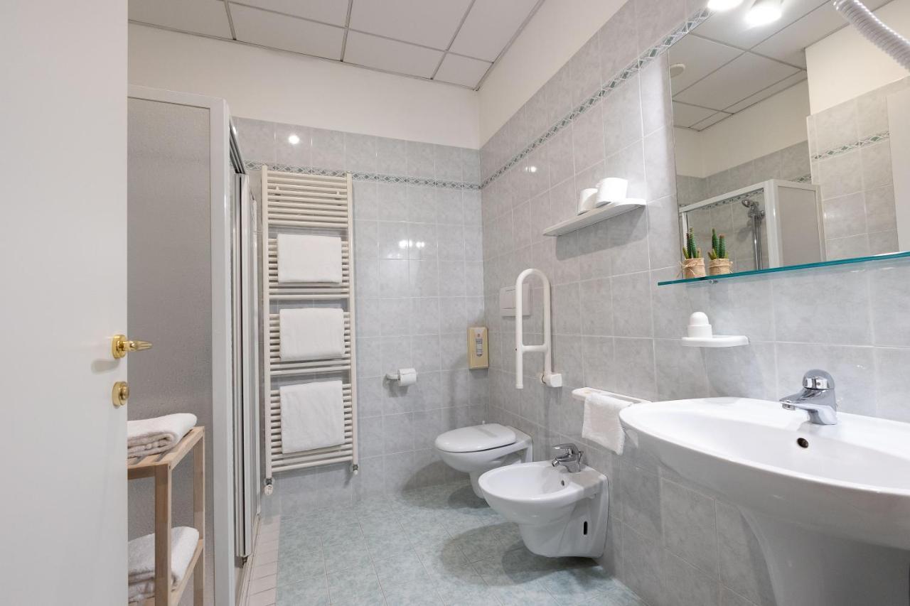 La Mimosa Lazise Hotel Екстериор снимка