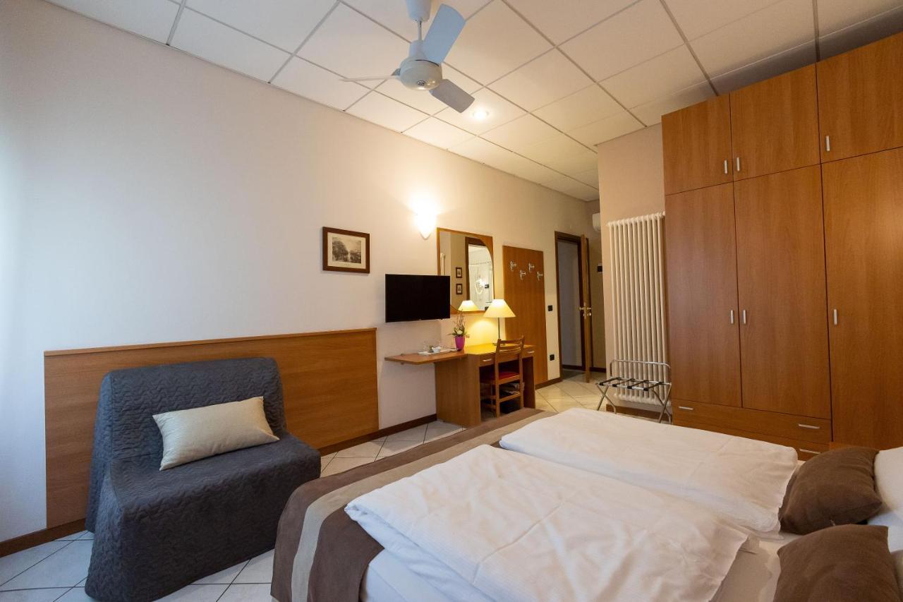La Mimosa Lazise Hotel Екстериор снимка