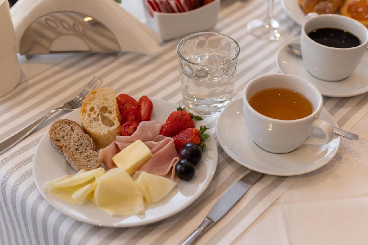 La Mimosa Lazise Hotel Екстериор снимка